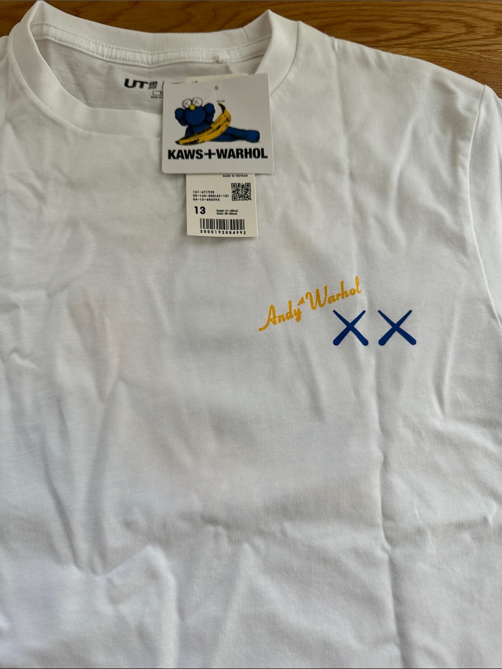 Andy Warhol Kaws collaborated Uniqlo white tee shirt New Banana & Blue XX banana